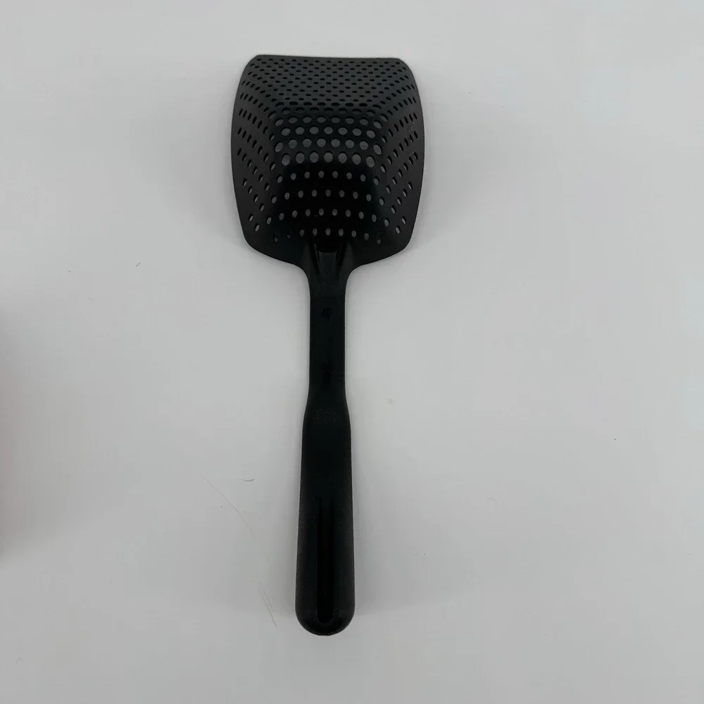 Pampered Chef Large Scoop Veggie Colander Strainer Black Kitchen Pasta Drainer